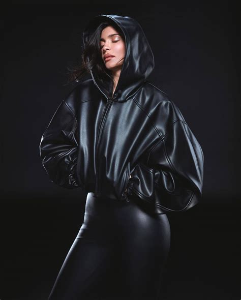 Kylie Jenner just unveiled the second installment of her fashion brand, Khy, which she named “Drop 002.” This new November 15th collection includes a variety of stylish puffer jackets, form-fitting bodysuits, and base layers designed by Jenner and the team at Entire Studios based in Los Angeles.